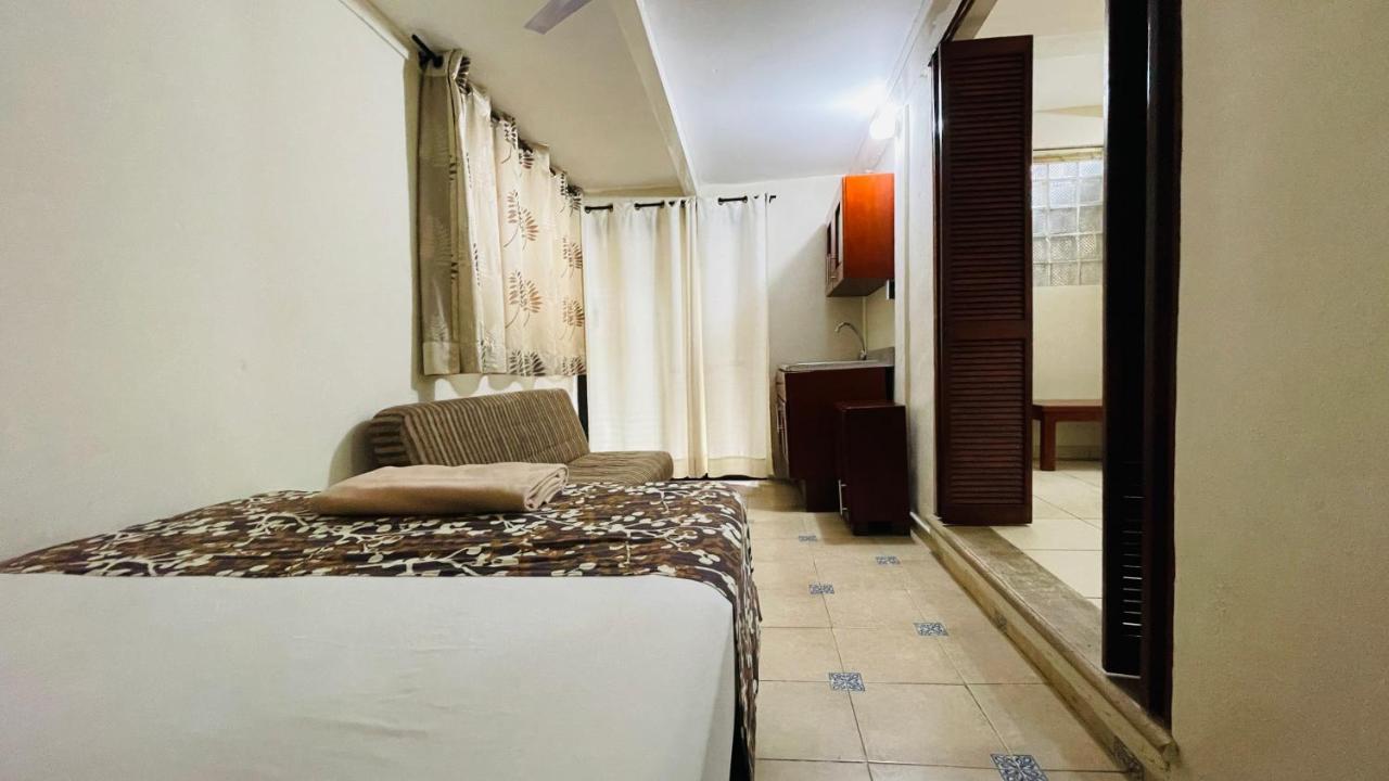 Hotel B&B - 5Th Avenue 신데 델 카르멘 외부 사진 A room at the hotel
